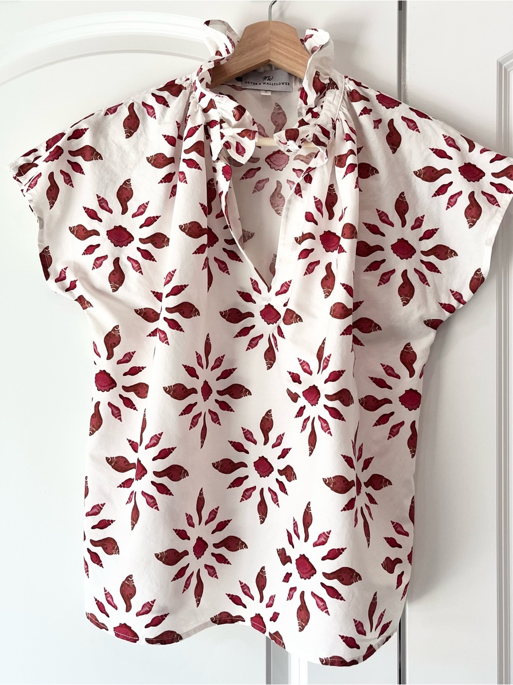 Wallflower White Blouse with Red Seashells Size S
